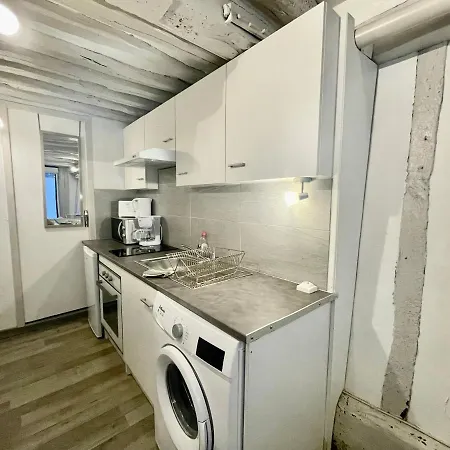 Petit Pres Du Centre - 186 Ruan