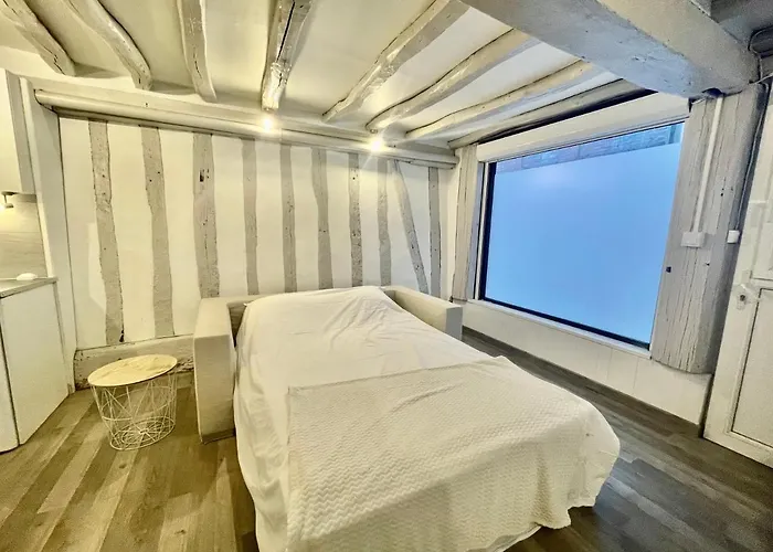 Petit Près Du Centre - 186